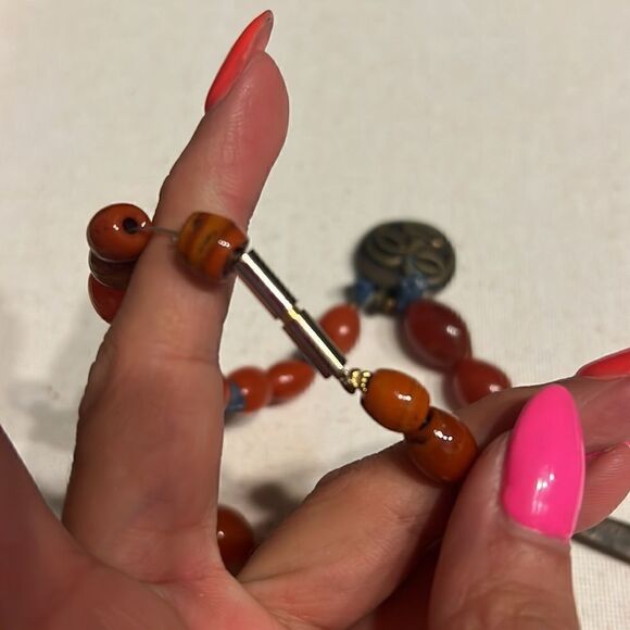 Red Beaded Necklace Metal Tribe Pendants VINTAGE - Picture 3 of 4